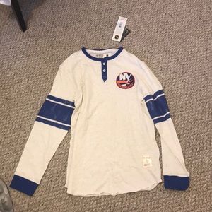 Men’s long sleeve New York Islander shirt